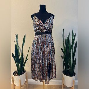 NWT SEQUIN MIDI DRESS V NECK SPARKLY SHINY SLIT COLORFUL‎ PARTY NIGHT OUT MEDIUM